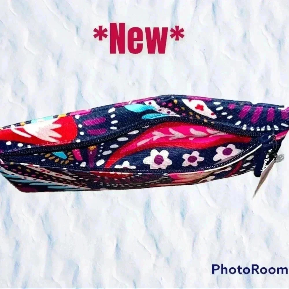 💖🆕💖
Vera Bradley Pencil Pouch In A Painted Paisley Pattern NWT - Picture 4 of 9